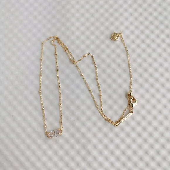 Kendra Scott White Crystal Genevieve Gold Satellite Short Pendant Necklace NEW W - Picture 3 of 4
